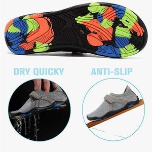 BRAND NEW Water Shoes UNISEX Size 3